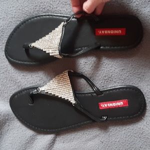 Unionbay Thong Sandal 8.5 NWOT